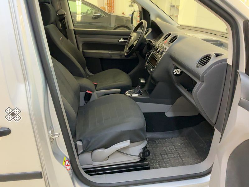 Volkswagen Caddy 1.9 TDI Life Team — zdjęcie 11