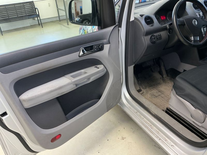 Volkswagen Caddy 1.9 TDI Life Team 2010 – снимка 42