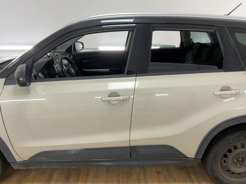 Suzuki Vitara 1.6 Club 4x2 — zdjęcie 4