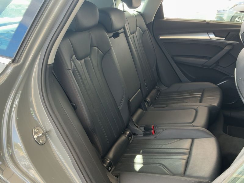 Audi Q5 50 TFSIe quattro sport — zdjęcie 14