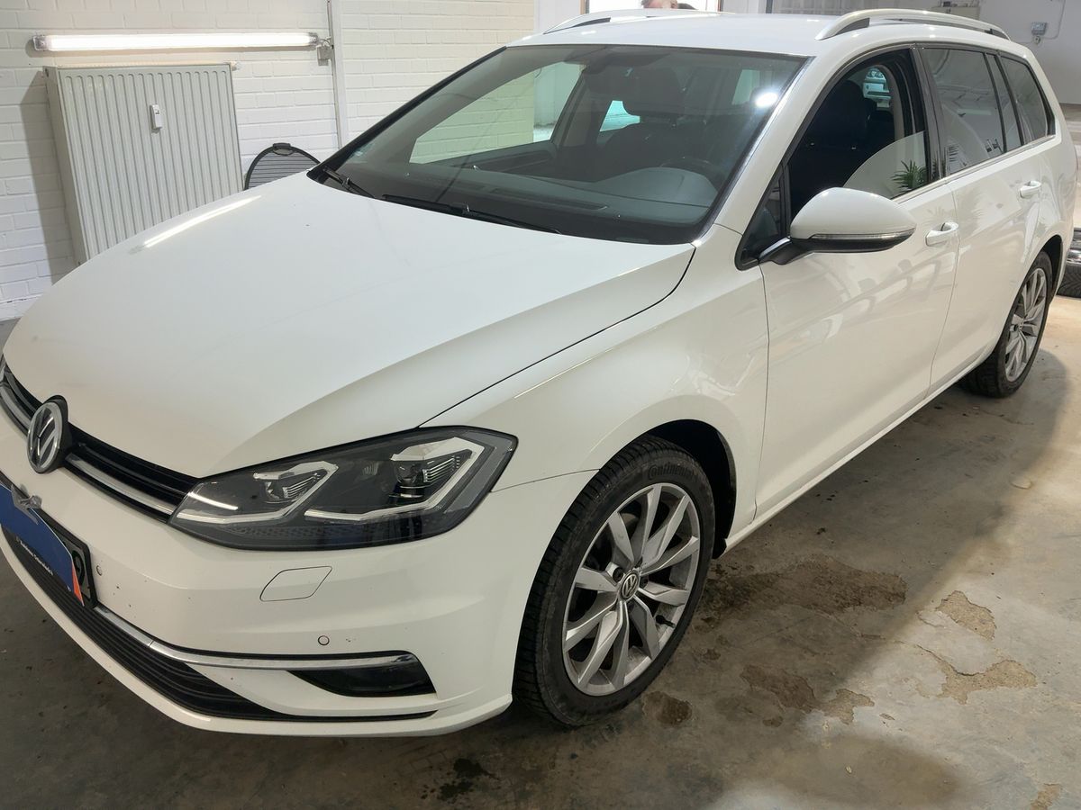 Volkswagen Golf 2019 — photo 1