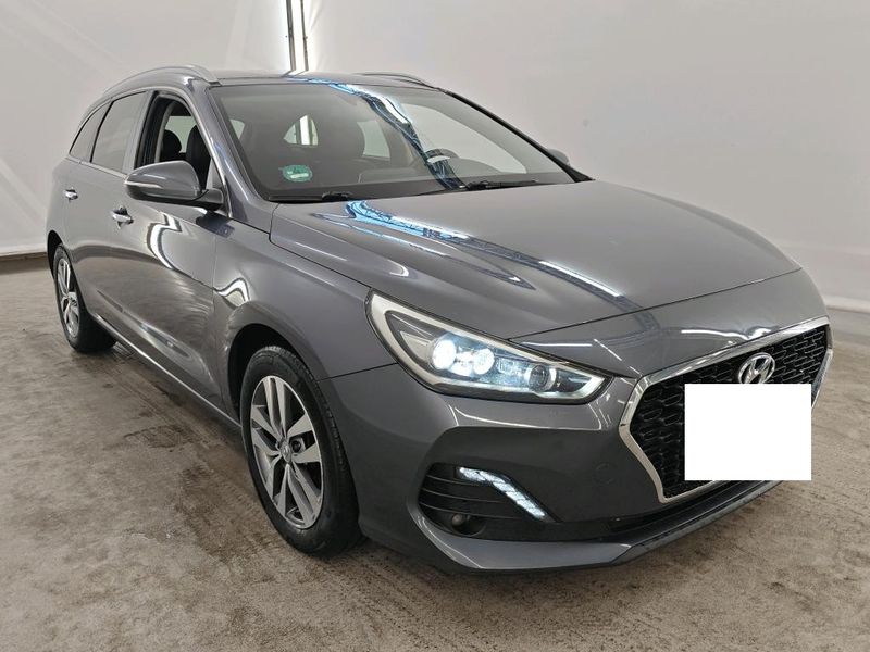 Hyundai i30 1.4 TGDI Premium — zdjęcie 4