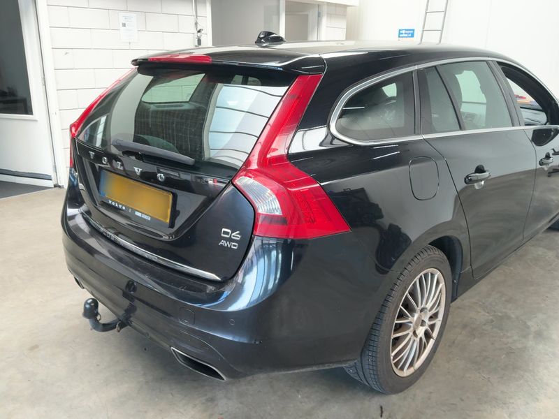 Volvo V60 2.4 D6 Plug-in Hybrid Momentum AWD 2014 – снимка 8