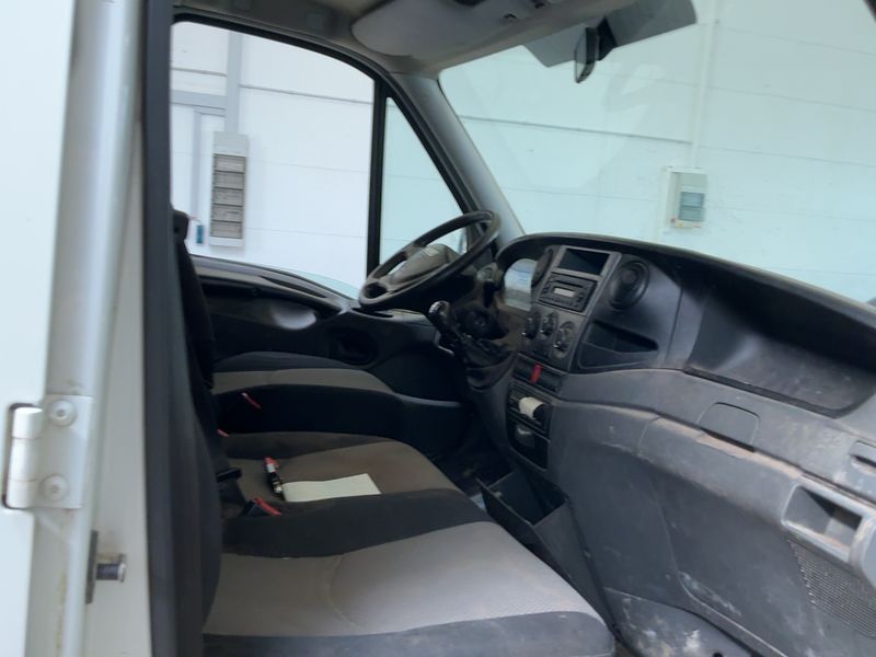 Iveco Daily 2.3 Diesel Doppelkabine 35 C Radstand 3750 — zdjęcie 11