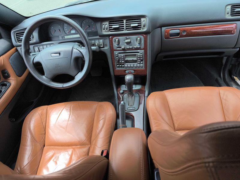 Volvo C70 2.4 T — zdjęcie 11