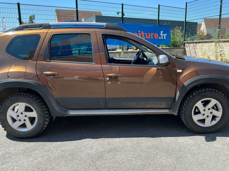 Dacia Duster 1.5 dCi Laureate 4x2 — zdjęcie 7