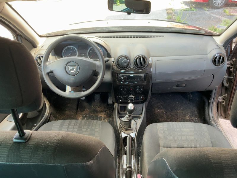 Dacia Duster 1.5 dCi Laureate 4x2 — zdjęcie 12