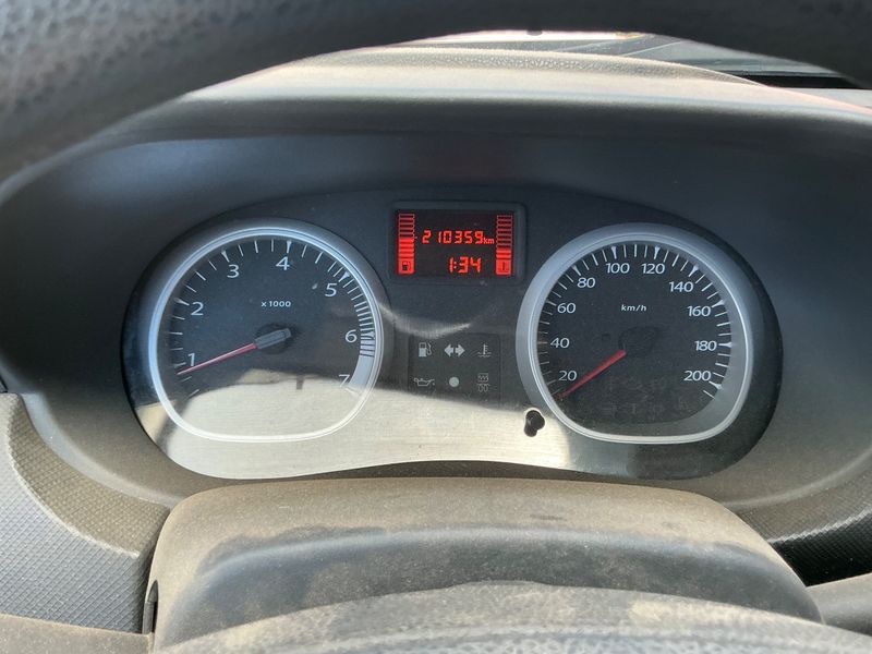 Dacia Duster 1.5 dCi Laureate 4x2 — zdjęcie 13