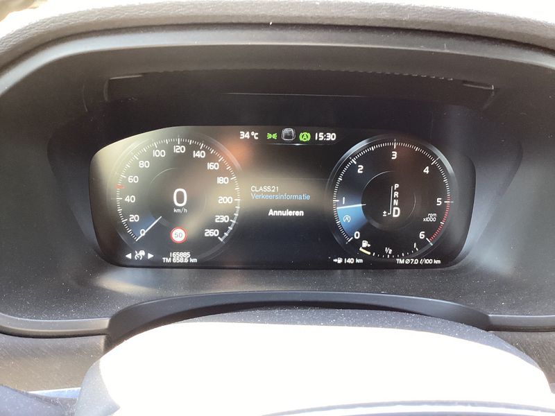 Volvo V90 Cross Country 2.0 D4 AWD — zdjęcie 13