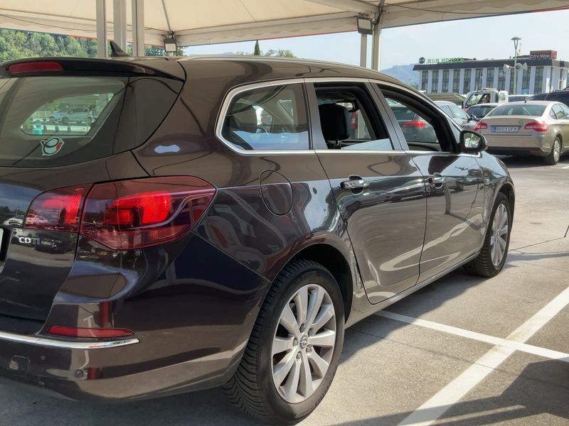 Opel Astra 1.7 CDTI Excellence 2013 – снимка 8