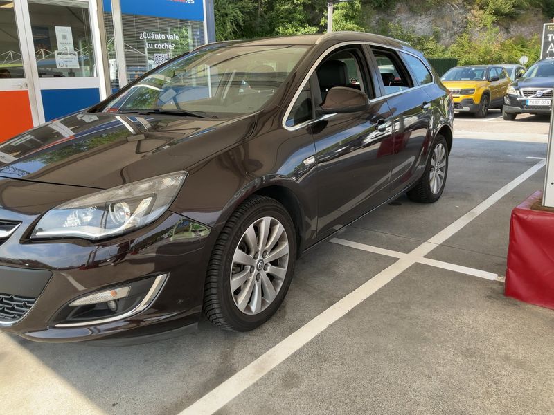 Opel Astra 1.7 CDTI Excellence 2013 – снимка 2
