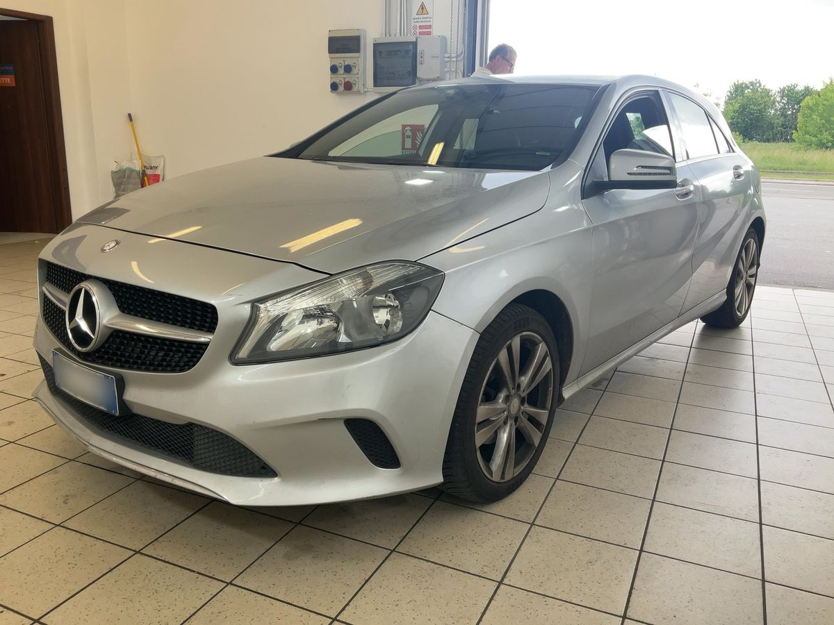 Mercedes-Benz A-Klasse 2016 — photo 1