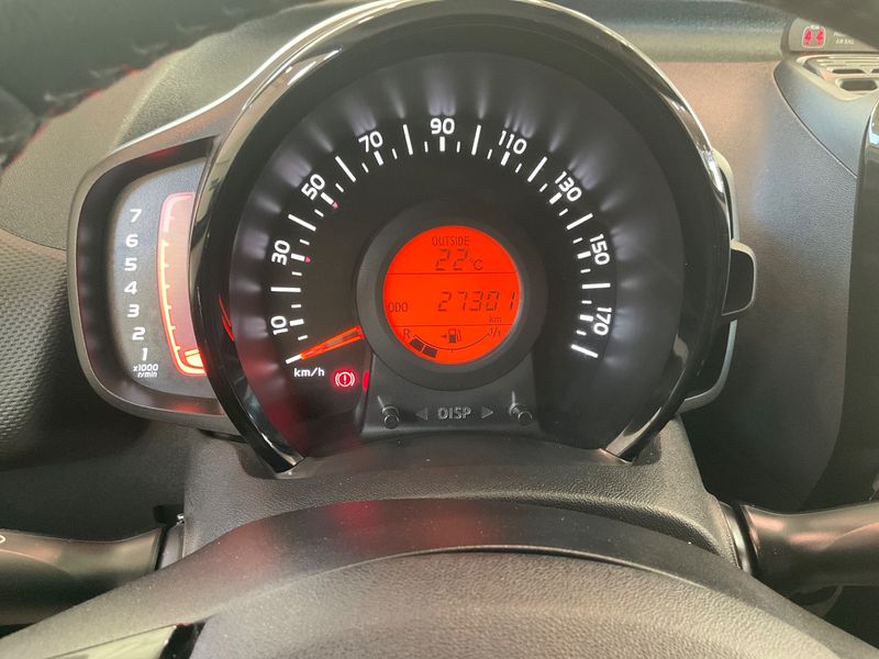 Citroen C1 1.0 VTi Shine — zdjęcie 13