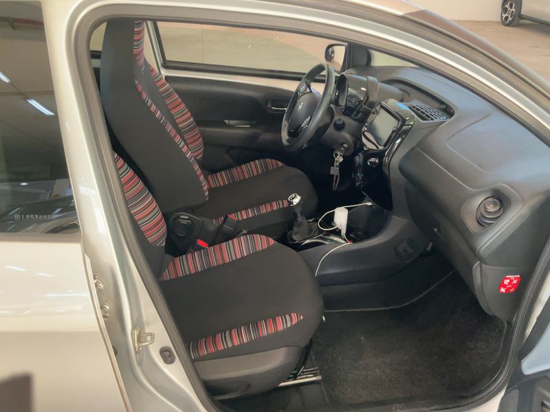 Citroen C1 1.0 VTi Shine — zdjęcie 11