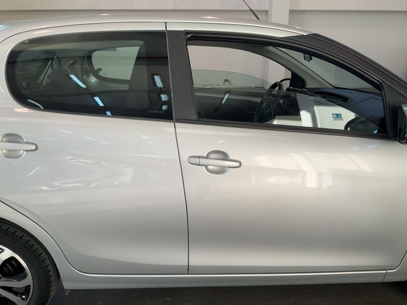 Citroen C1 1.0 VTi Shine — zdjęcie 7