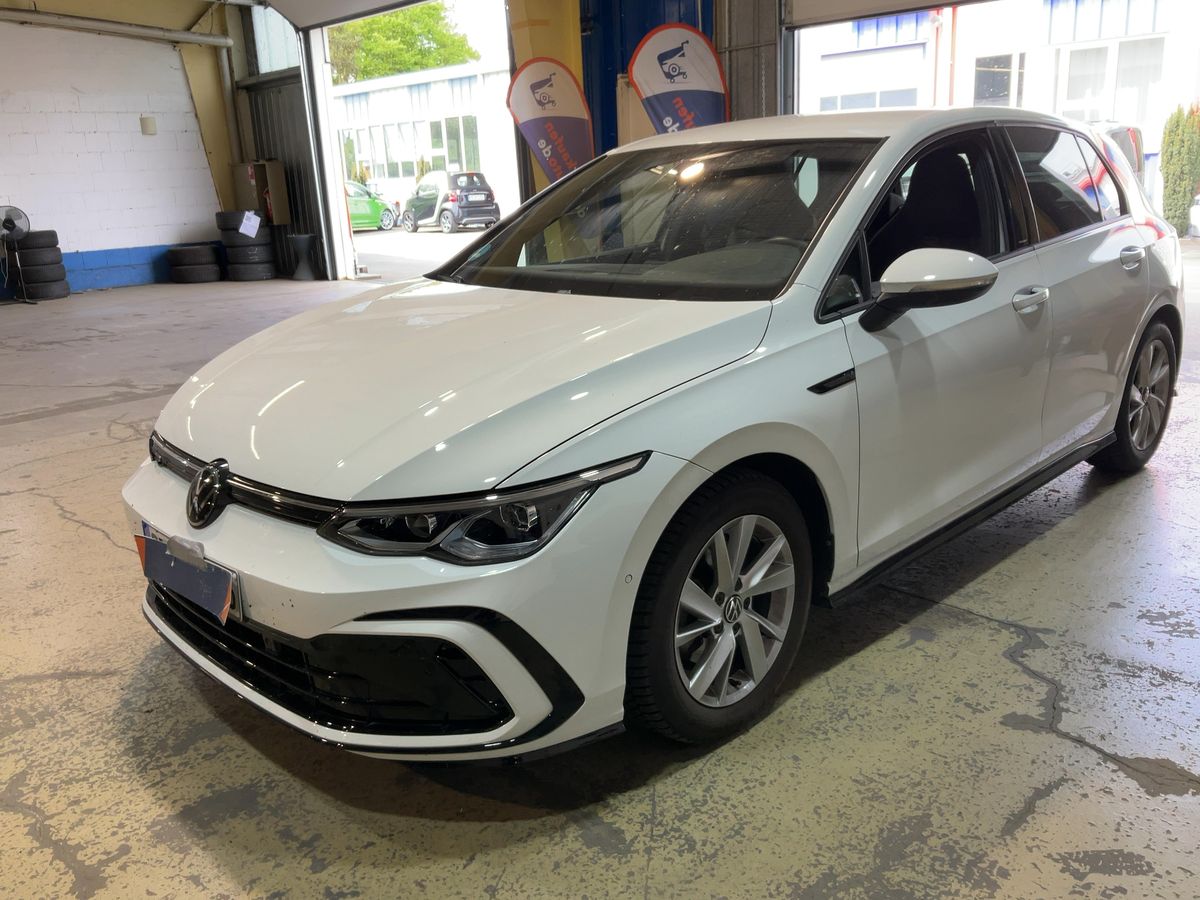 Volkswagen Golf 2023 — photo 1