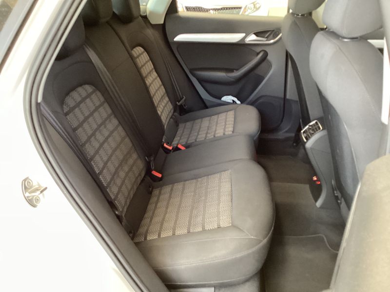 Audi Q3 2.0 TDI Sport — zdjęcie 14