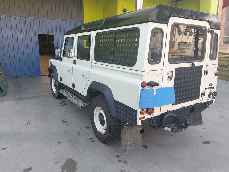 Land Rover Defender 2.4 Td4 90 SE Station Wagon — zdjęcie 3