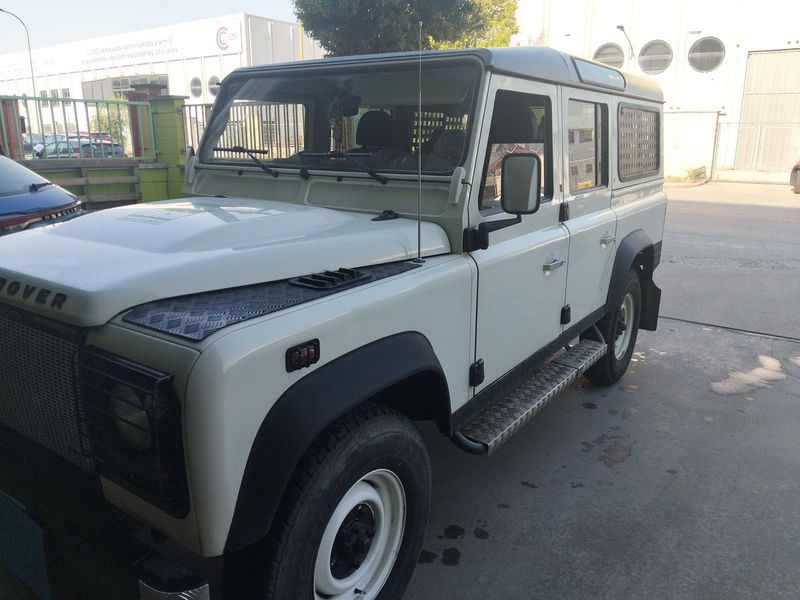 Land Rover Defender 2.4 Td4 90 SE Station Wagon
