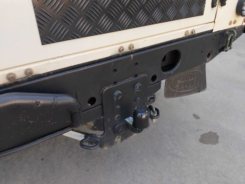 Land Rover Defender 2.4 Td4 90 SE Station Wagon — zdjęcie 17