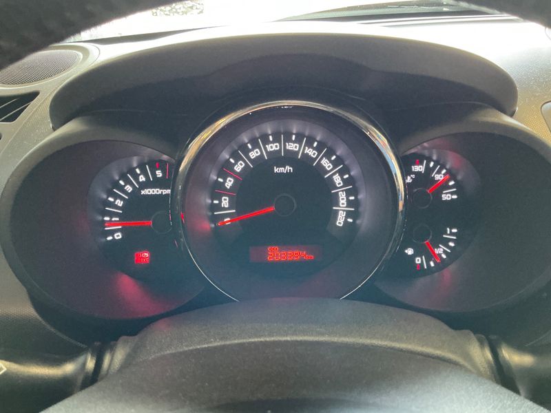 Kia Soul 1.6 CRDi Play — zdjęcie 4
