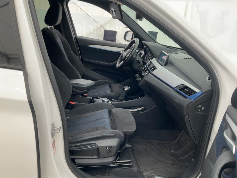BMW X1 xDrive 20d M Sport — zdjęcie 11