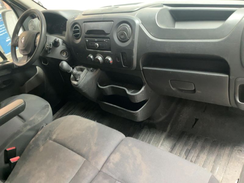 Renault Master 2.3 dCi L2H2 3,3 Grand Confort — zdjęcie 12