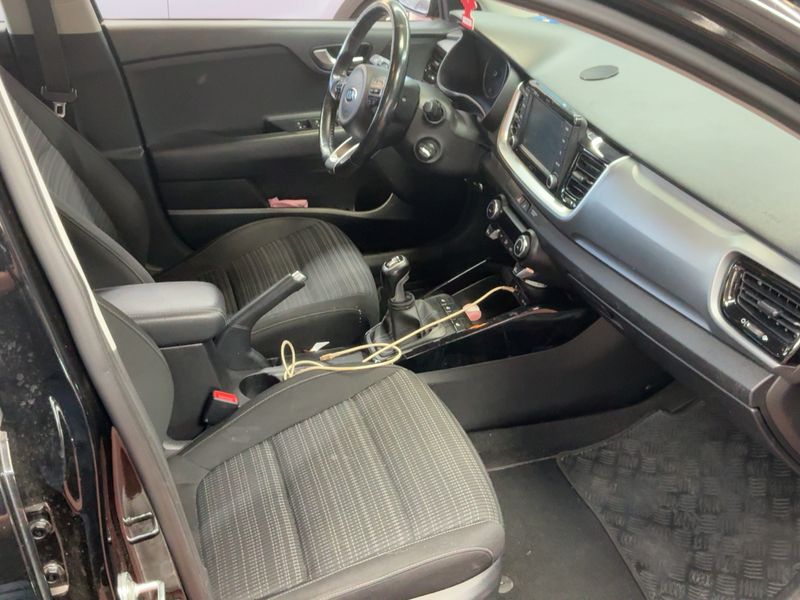 Kia Stonic 1.4 Vision — zdjęcie 11