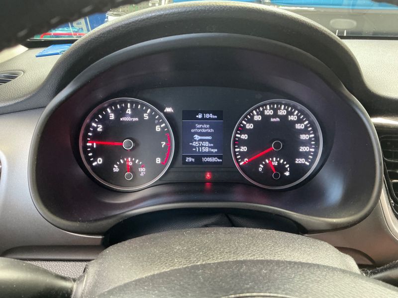 Kia Stonic 1.4 Vision — zdjęcie 13