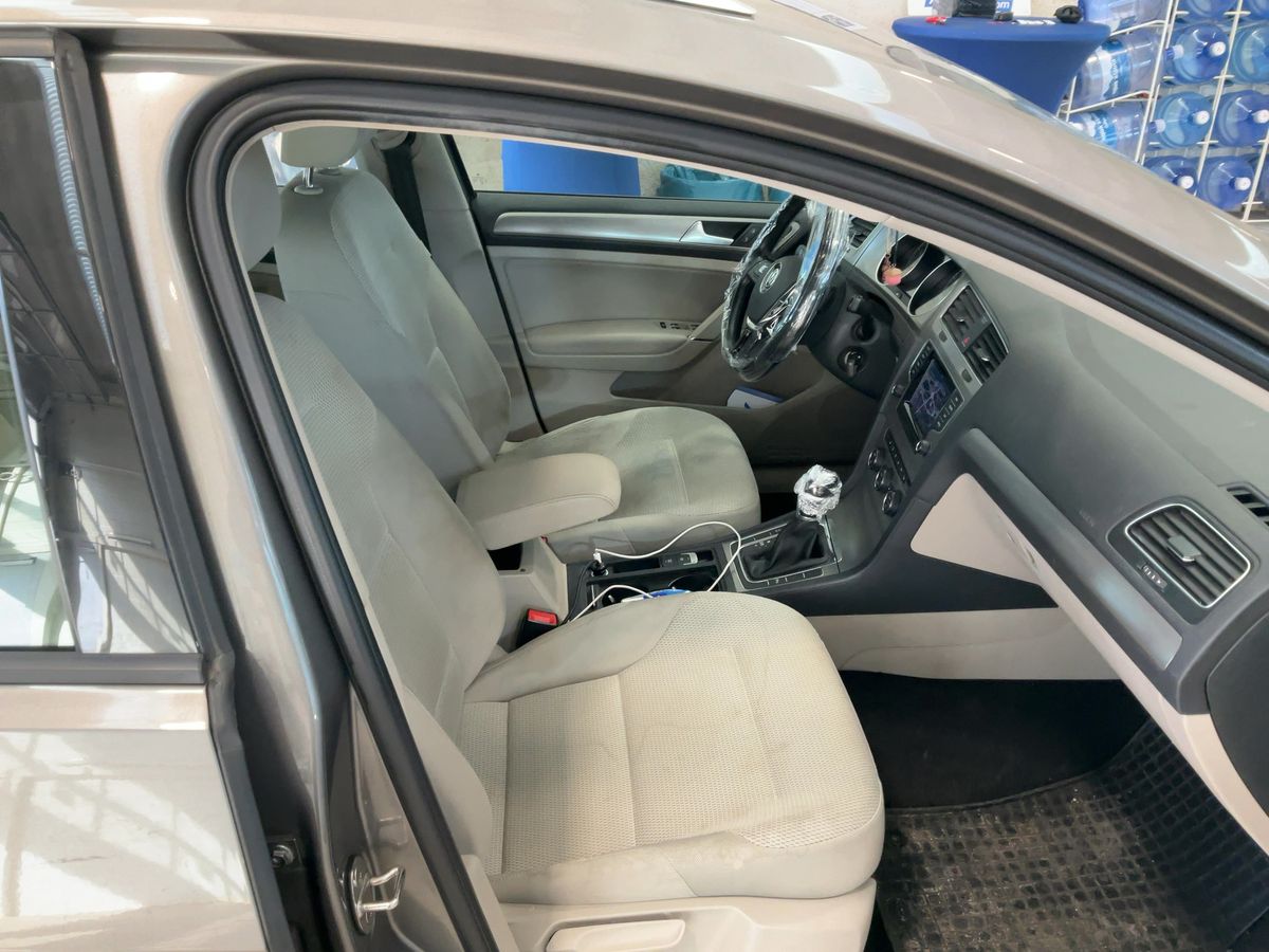 Volkswagen Golf 2015 — photo 17