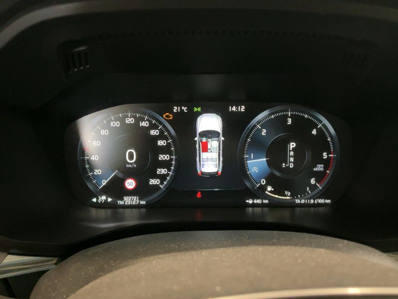 Volvo XC60 2.0 D5 Inscription Luxe AWD — zdjęcie 13