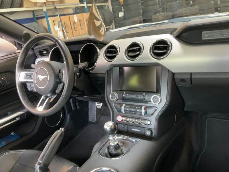 Ford Mustang 2.3 EcoBoost Basis — zdjęcie 12