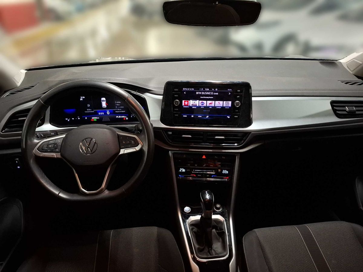 Volkswagen T-Roc 2023 — photo 12