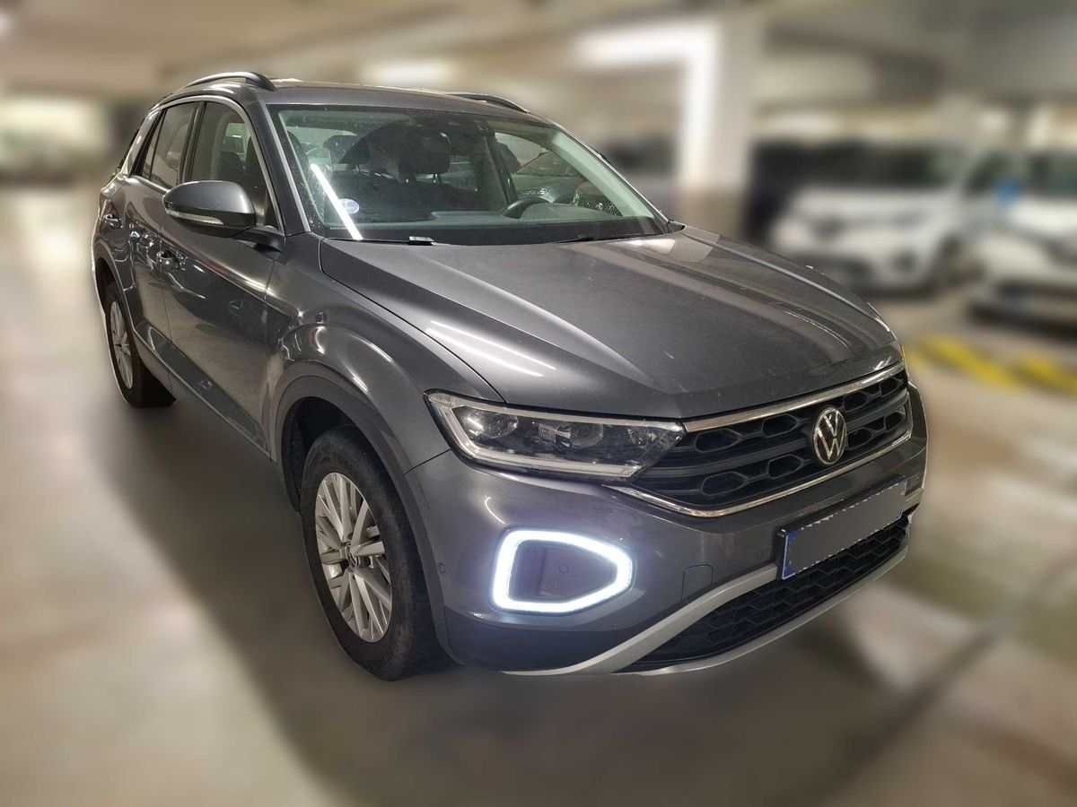 Volkswagen T-Roc 2023 — photo 7