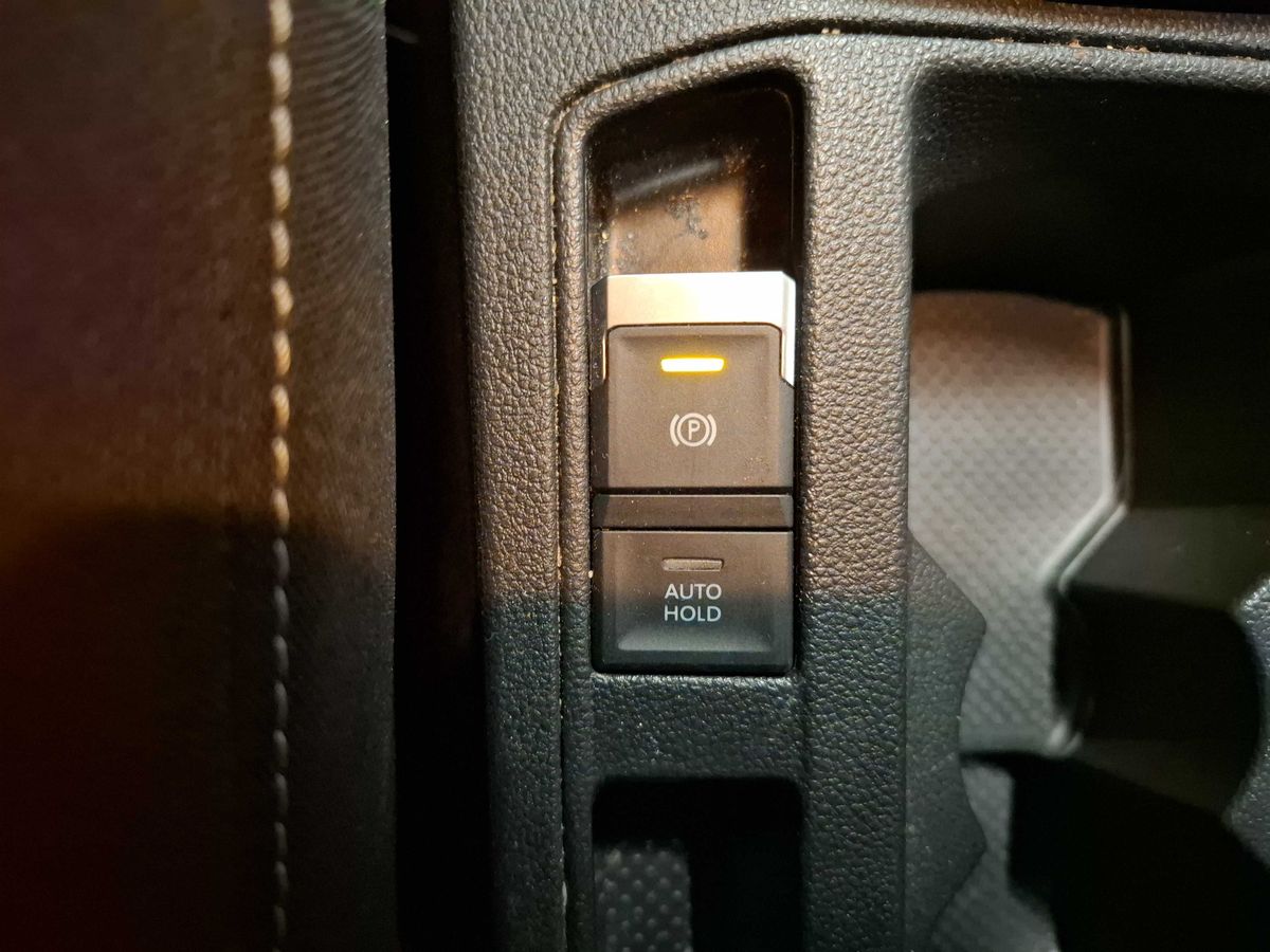 Volkswagen T-Roc 2023 — photo 38