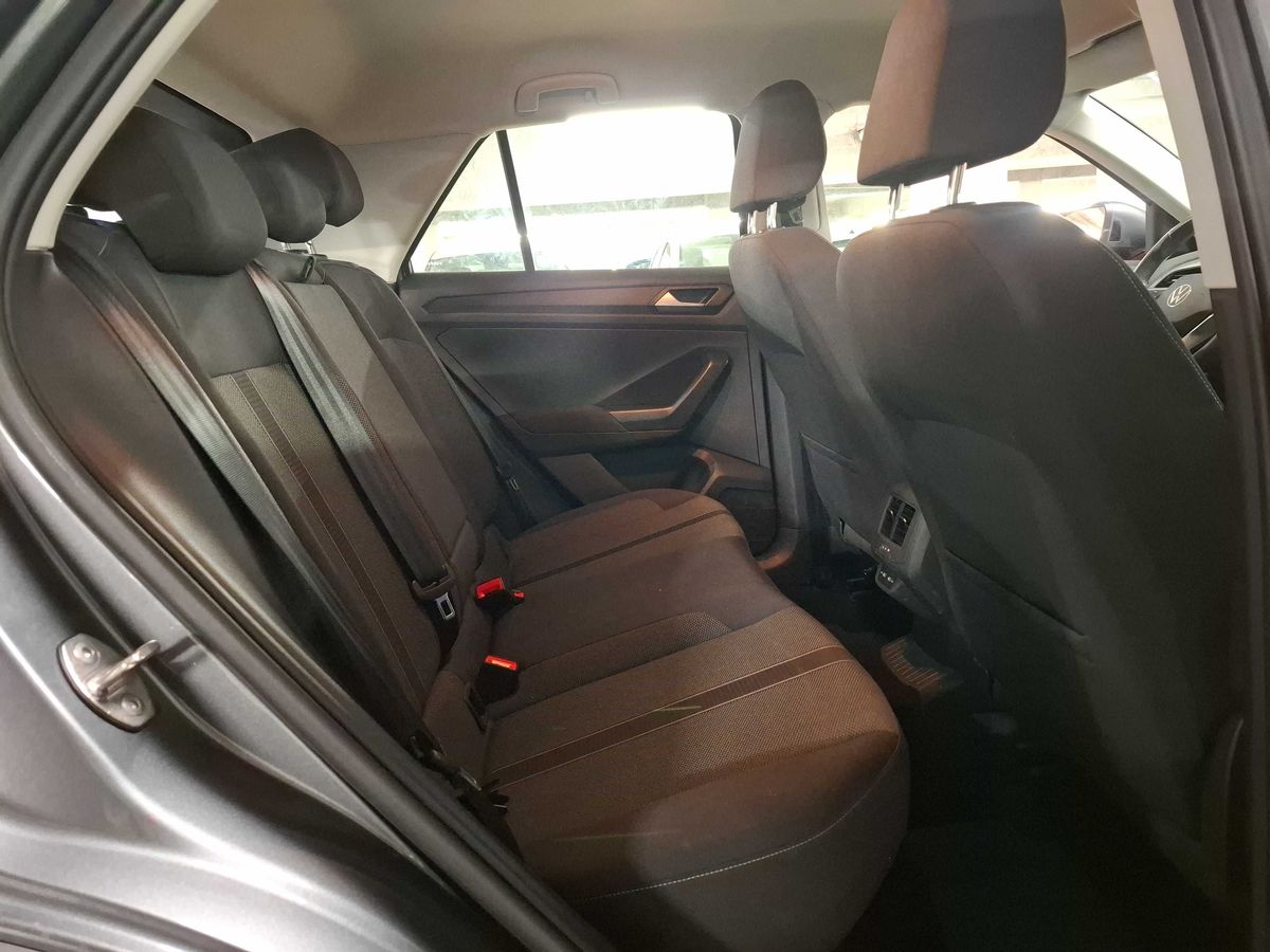 Volkswagen T-Roc 2023 — photo 15