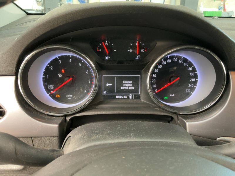 Opel Astra 1.4 SIDI Turbo Edition Start/Stop 2016 – снимка 18