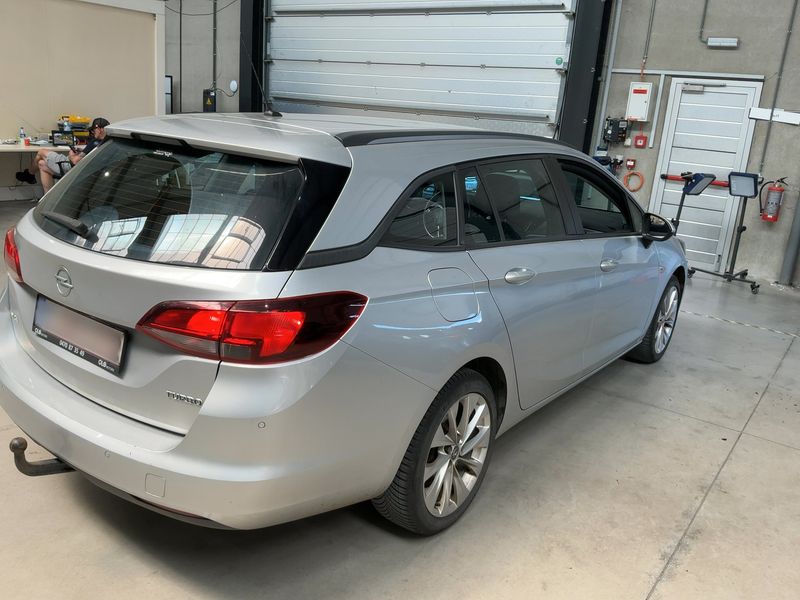 Opel Astra 1.4 SIDI Turbo Edition Start/Stop 2016 – снимка 8