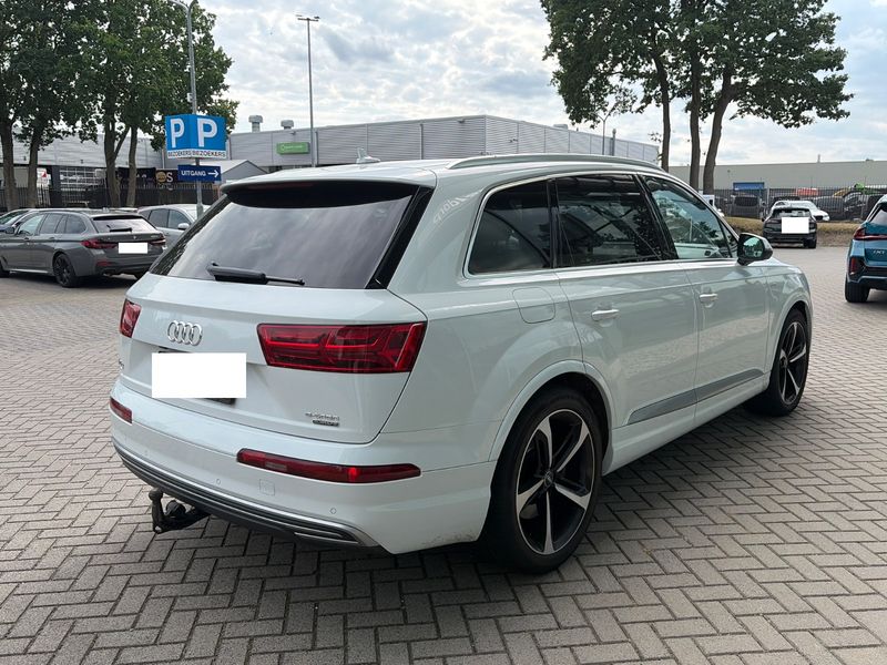 Audi Q7 3.0 TDI e-tron quattro — zdjęcie 3