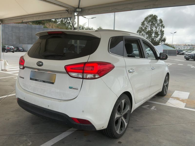 Kia Carens 1.7 CRDi Edition 7 — zdjęcie 6