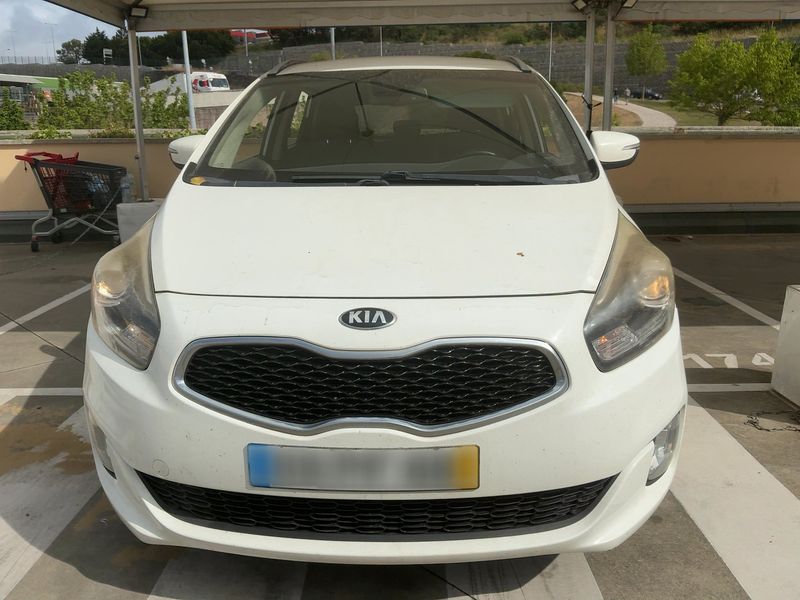 Kia Carens 1.7 CRDi Edition 7 — zdjęcie 9
