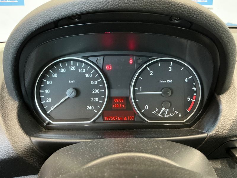 BMW 1er 116d 2012 – снимка 19