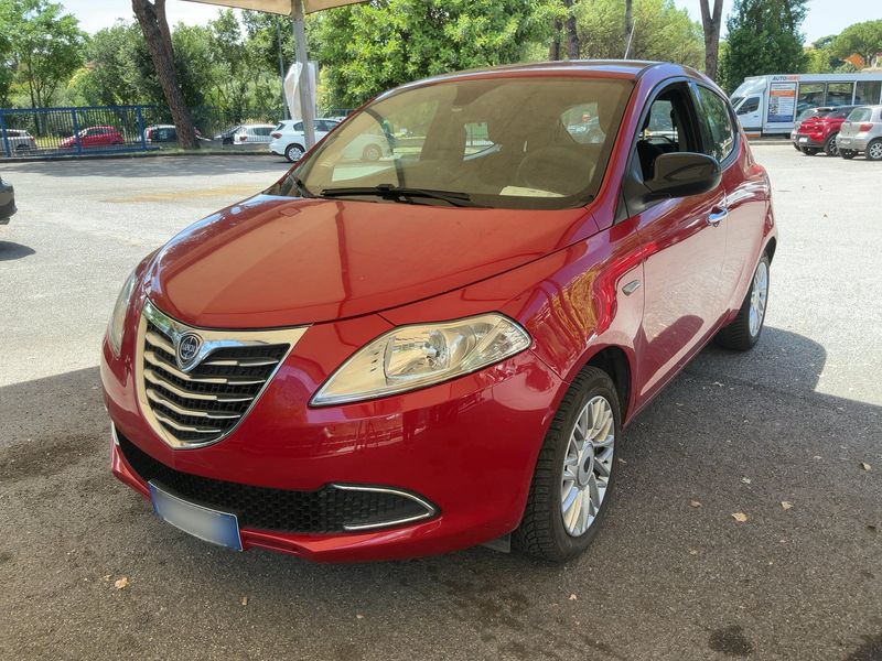 Lancia Ypsilon