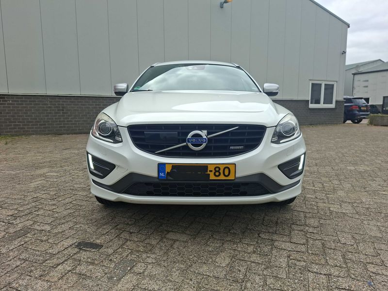 Volvo XC60 2.0 D4 Summum 2WD — zdjęcie 7
