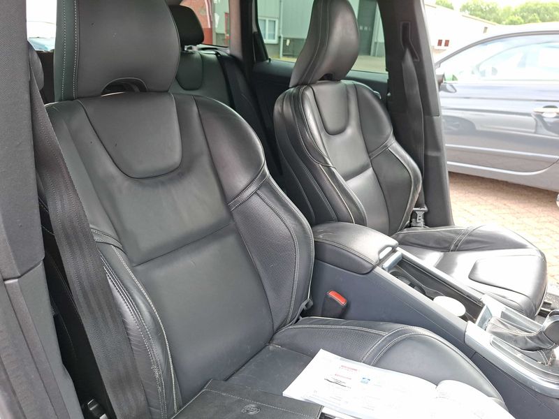 Volvo XC60 2.0 D4 Summum 2WD — zdjęcie 20