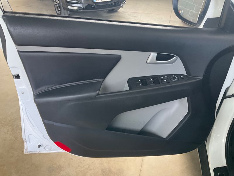 Kia Sportage 2.0 CRDi Revelation 4WD 2015 – снимка 26