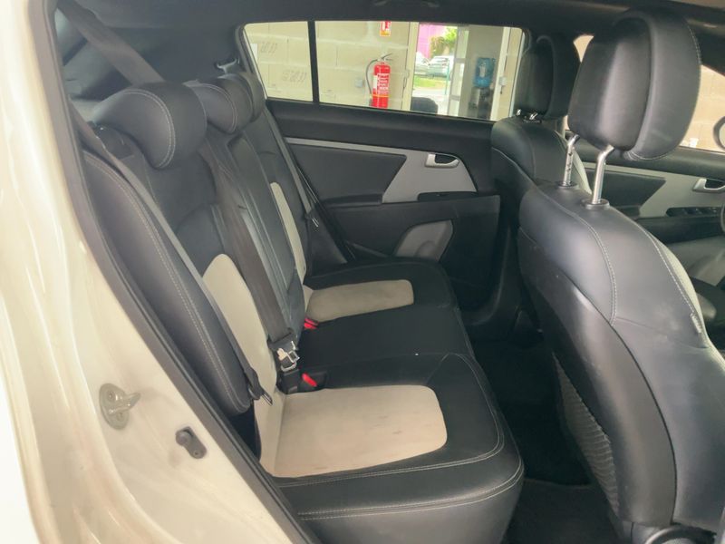 Kia Sportage 2.0 CRDi Revelation 4WD 2015 – снимка 19