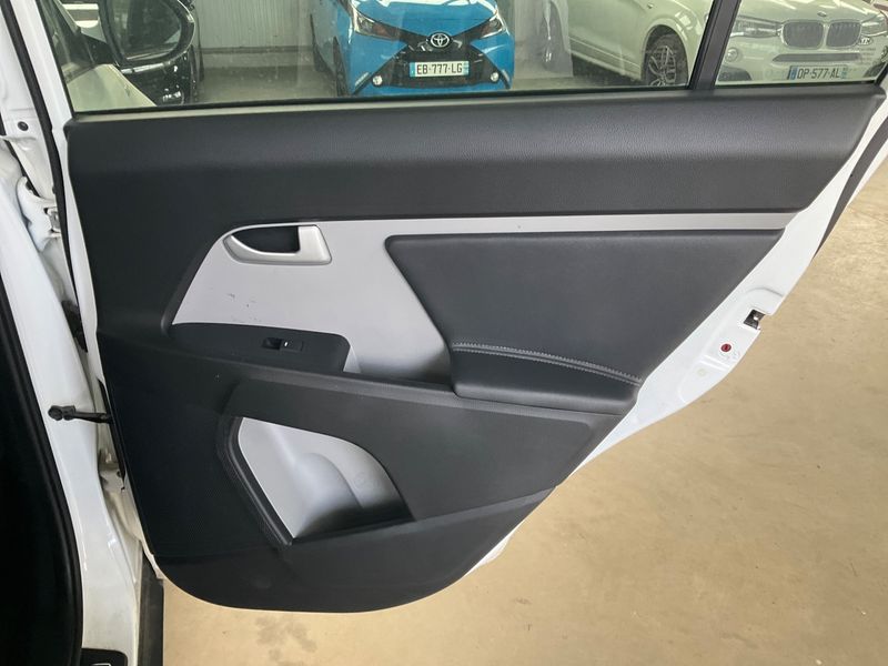 Kia Sportage 2.0 CRDi Revelation 4WD 2015 – снимка 25