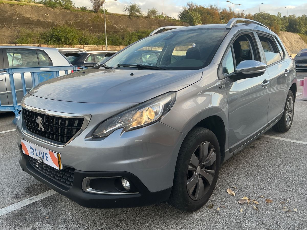 Peugeot 2008 1.2 e-VTi Style
