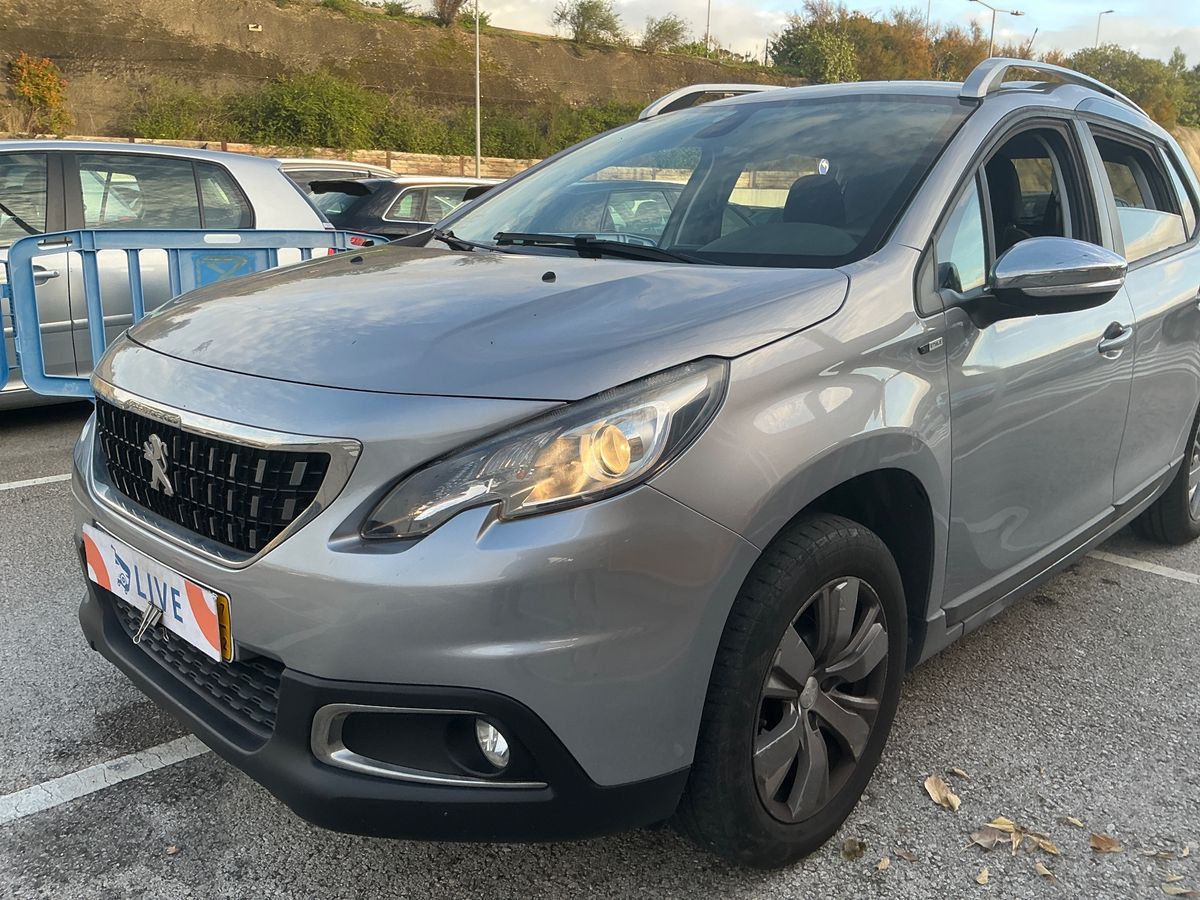 Peugeot 2008 1.2 e-VTi Style
